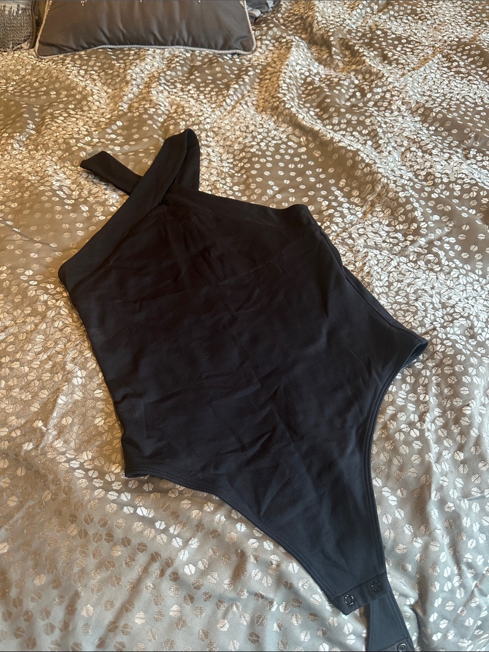 Aritzia contour, crisscross, black bodysuit, medium